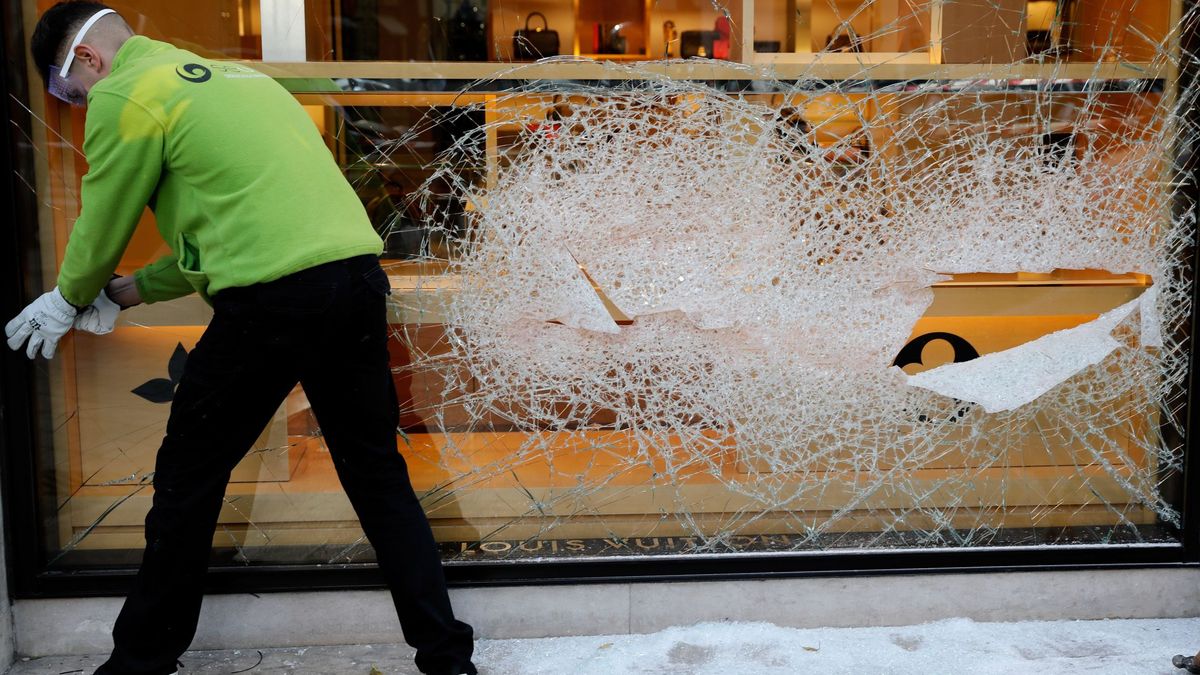 Persecución a tiros con la policía en Valencia tras robar una tienda de Louis Vuitton