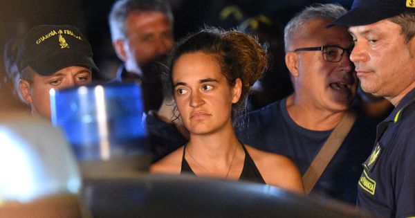 Foto: Carola rackete es detinada tras desembarcar sin permiso el barco que capitanea: el Sea Watch. (Reuters)