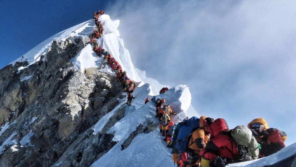 Por qué el Everest esquiva la crisis del coronavirus y toma medidas para los atascos