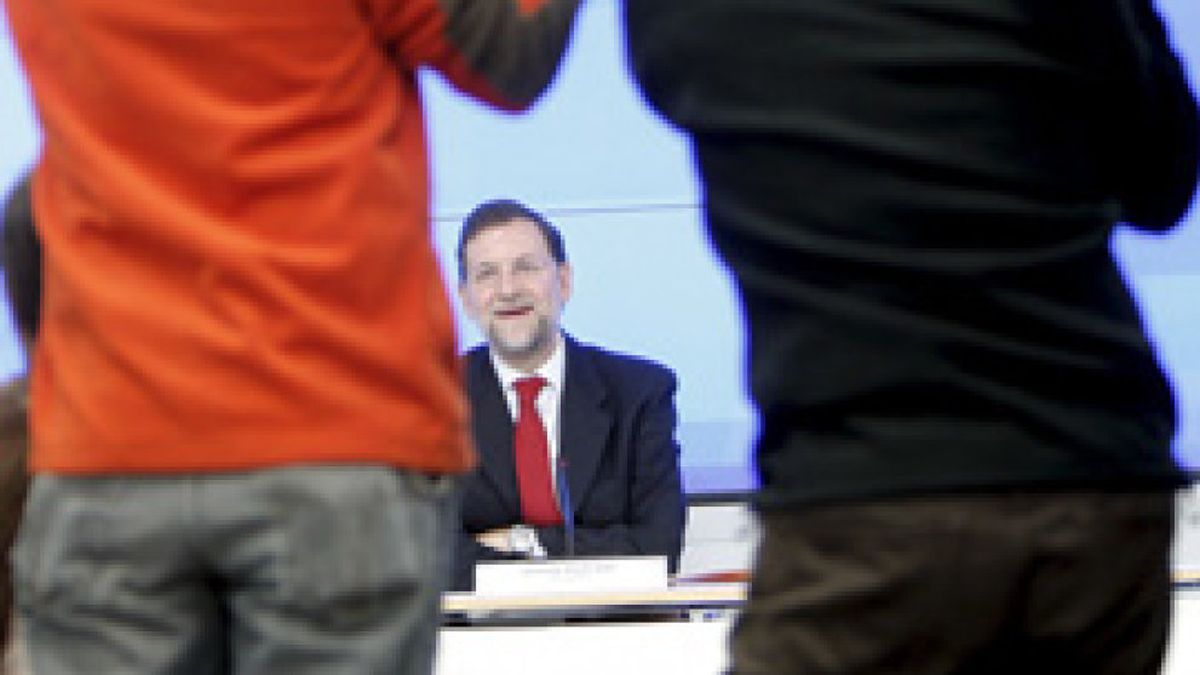 Los críticos se comprometen a respaldar al ganador del Congreso, aunque sea Rajoy