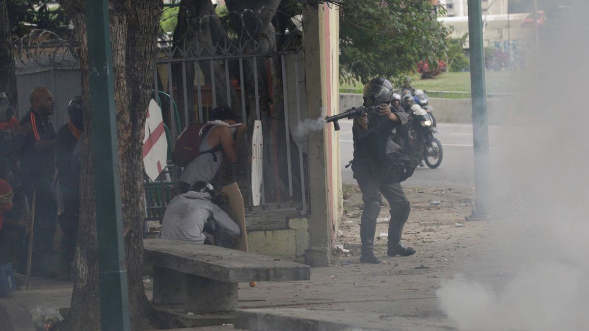 El día de más represión (y ruido informativo) en la Venezuela de Maduro