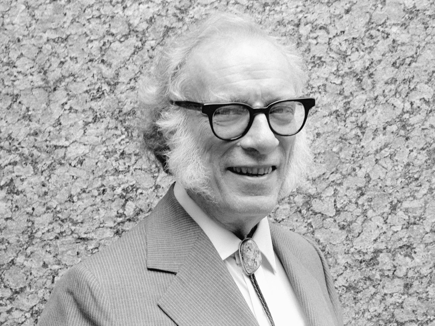 El escritor Isaac Asimov en 1980. (Alex Gotfryd/CORBIS)