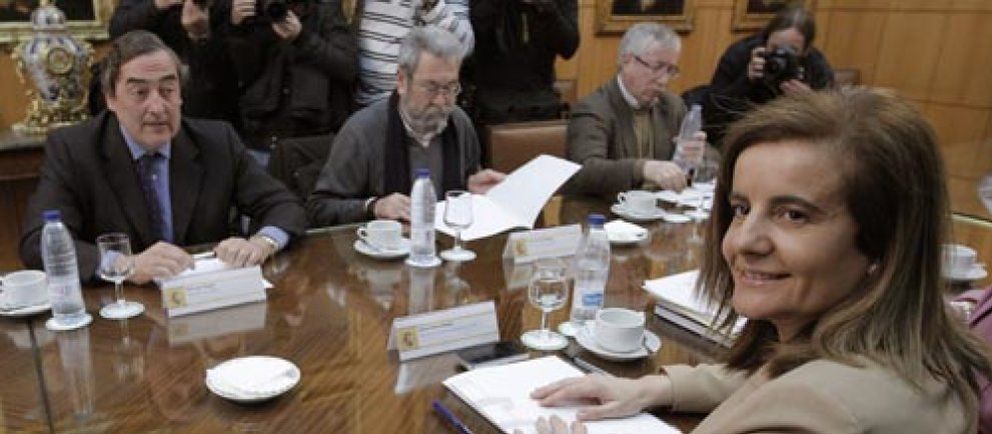 Foto: CCOO y UGT transmiten a Báñez que la reforma es inútil y no está equilibrada