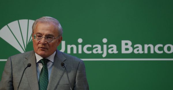 Foto: Manuel Azuaga, presidente de Unicaja Banco (Efe)