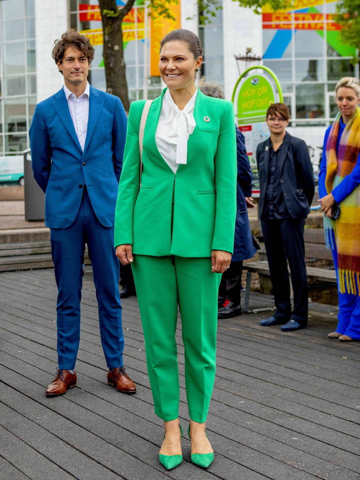Primer look del día de Victoria de Suecia en Ámsterdam. (Cordon Press)