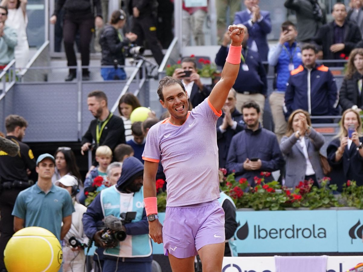 Foto: El increíble punto final de Nadal que le ha dado la victoria en el Madrid Open (REUTERS/Ana Beltran)