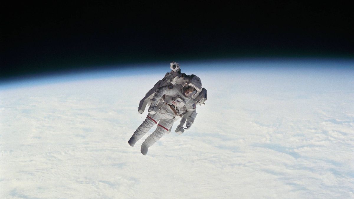 Qué pasaría si un astronauta se quita el casco en el espacio?, TECNOLOGIA