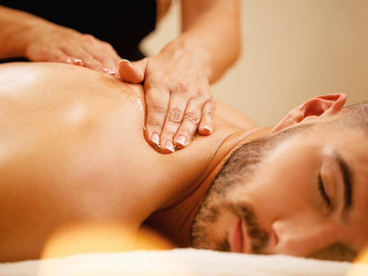 Foto: El masaje tántrico busca estimular la energía sexual latente en el cuerpo. (Freepik)