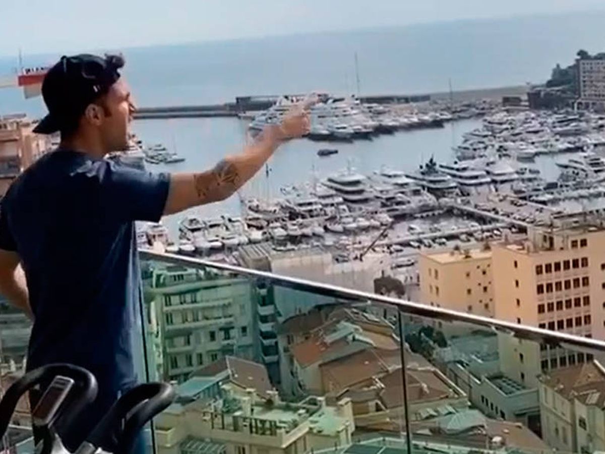 Foto: Ces Fábregas, desde el balcón de su casa en el Principado de Mónaco (Foto: Instagram)