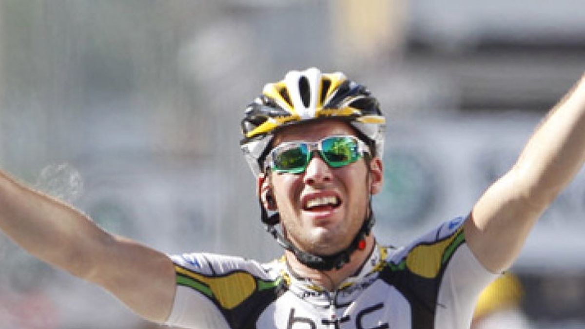 Cavendish logra su cuarto triunfo y Contador sigue líder