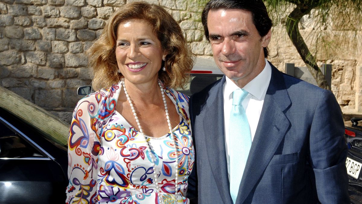 Aznar, Blesa y Koplowitz, a ritmo de gaitas en una boda 'made in Cortefiel'