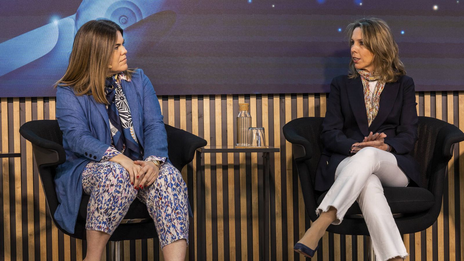 María Vázquez, directora de Soluciones Empresariales de Microsoft España, y Carmen Camuñas, directora del Hub de Innovación Digital de Acciona.