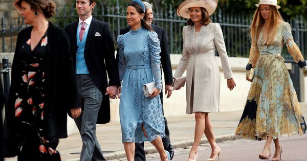 Foto: Alizee Thevenet junto a la familia Middleton, en la boda de Lady Gabriella. (Reuters)
