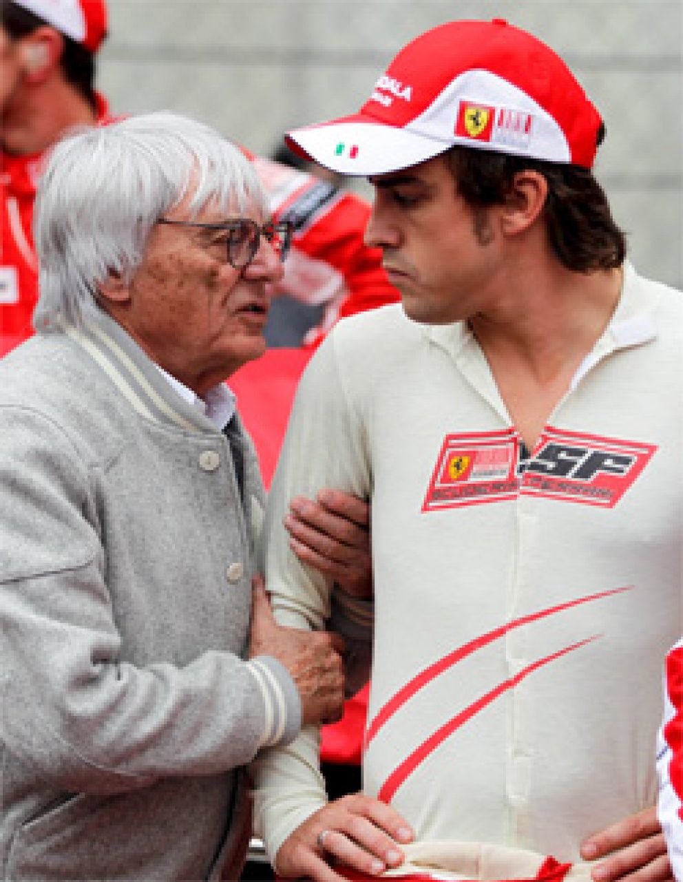 Foto: Ecclestone pone en evidencia a Ferrari ante el "supertalento" de Alonso