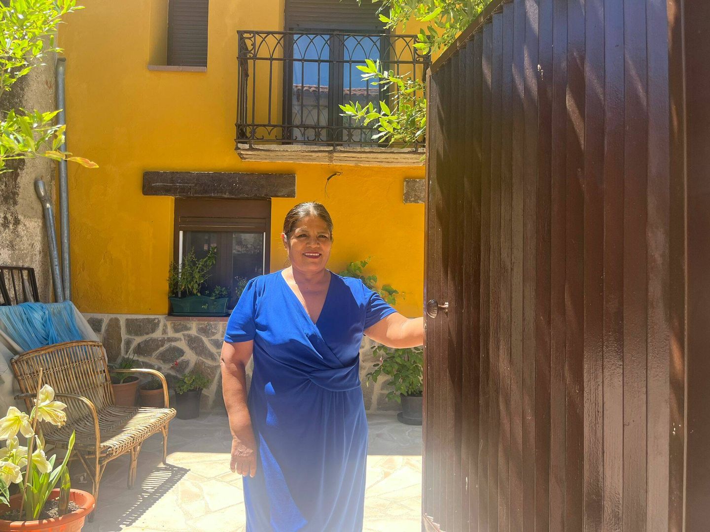 Patricia Ávila frente a su casa recién reformada. (A.F.)