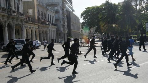 Los cubanos viven su noche más larga a oscuras y entre un fuerte despliegue policial