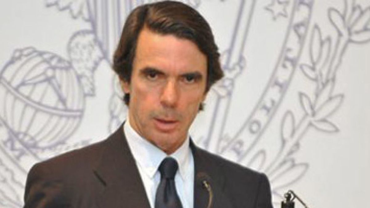 Aznar cree que España debería acometer nuevos recortes de presupuesto