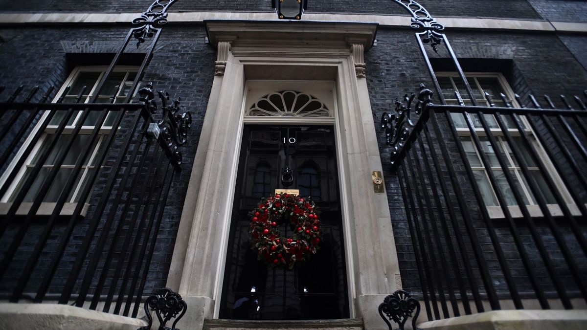 Downing Street celebró 2 fiestas más en la madrugada previa al funeral del duque de Edimburgo