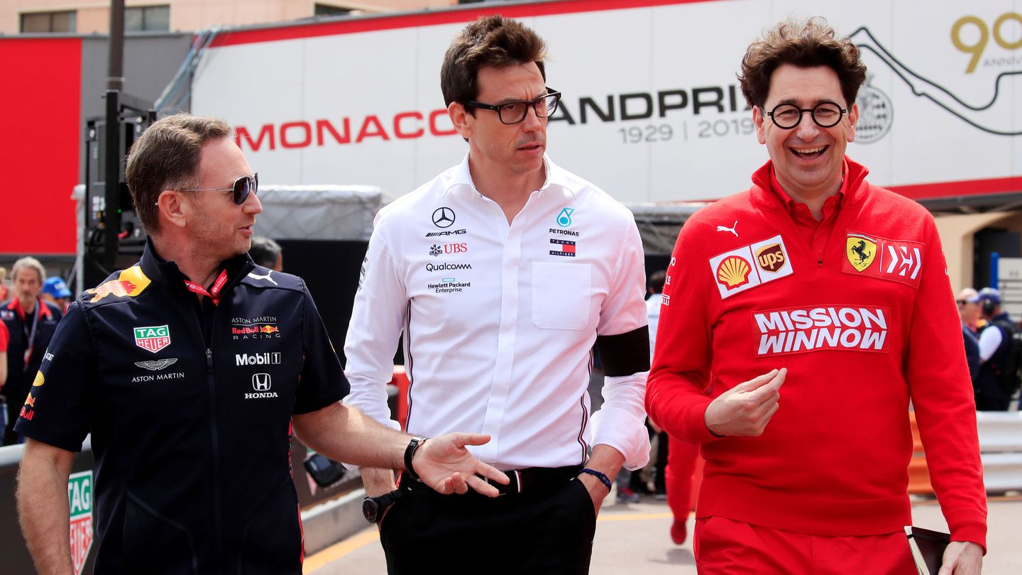 Toto Wolff y Christian Horner vuelve a sospechar de la potencia del Ferrari. (Reuters)