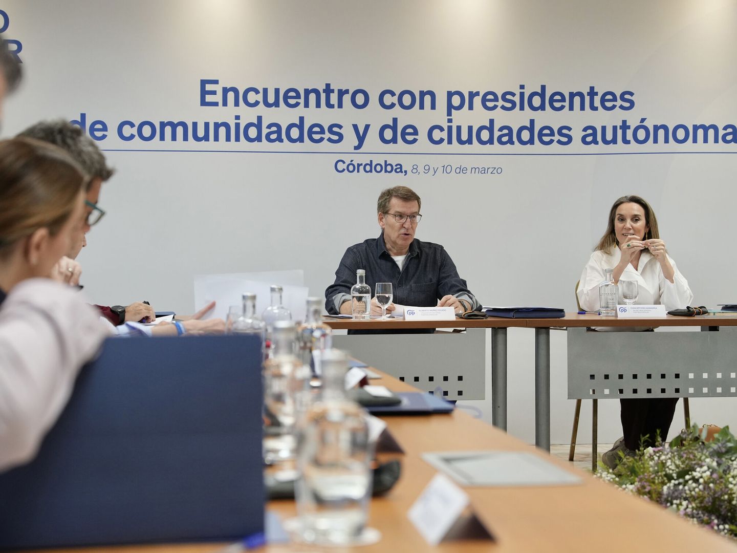 Feijóo y Gamarra participan en una reunión con presidentes autonómicos. (EFE/David Mudarra)