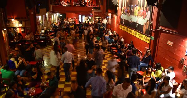Foto: Los bares y discotecas del País Vasco no podrán discriminar a hombres y mujeres en el precio de la entrada