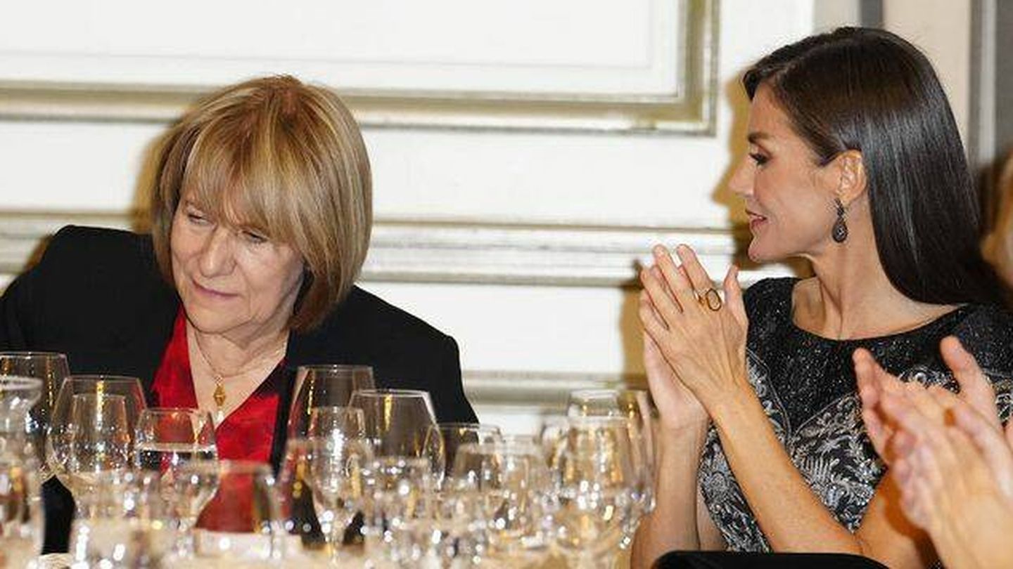  La reina Letizia junto a Pilar Bonet. (LP)