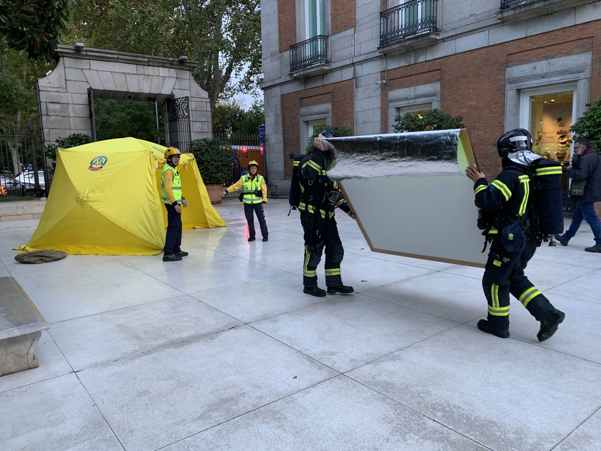 Foto: Bomberos de Madrid haciendo un simulacro de incendio en el Museo Thyssen. (Cuerpo de Bomberos del Ayuntamiento de Madrid)