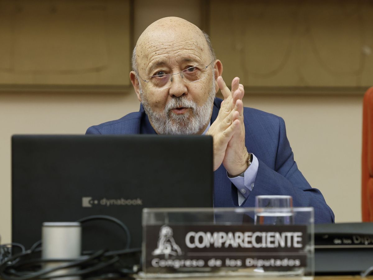 Foto: José Félix Tezanos, presidente del CIS, en una comparecencia en el Congreso. (EFE/Chema Moya)