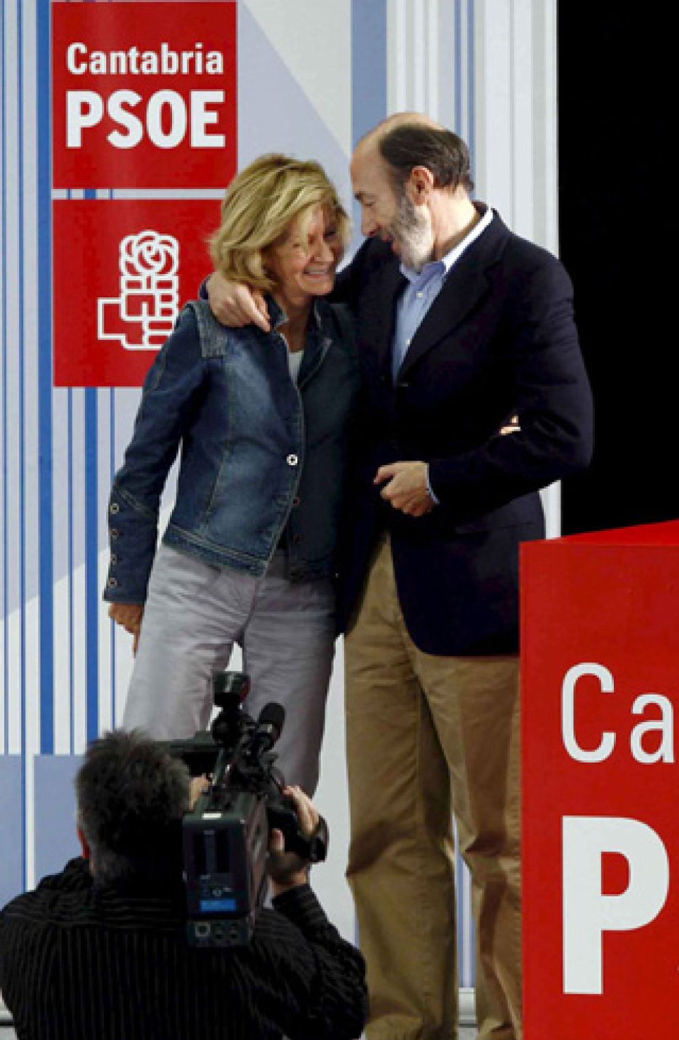 Foto: Rubalcaba convence a Zapatero para colocar a su protegida Salgado al frente de Economía