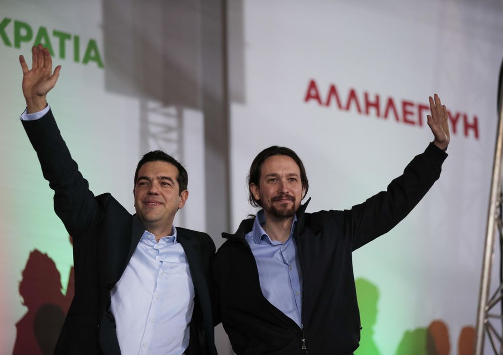Foto: Alexis Tsipras y Pablo Iglesias, el pasado viernes, en el mitin de cierre de camapaña de Syriza. (AP)