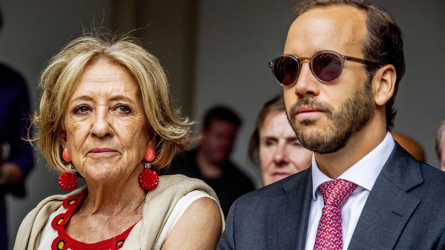 Carmen Cerruti y su hijo, Juan Zorreguieta, celebrando el Día del Príncipe en Holanda, en 2018. (EFE)
