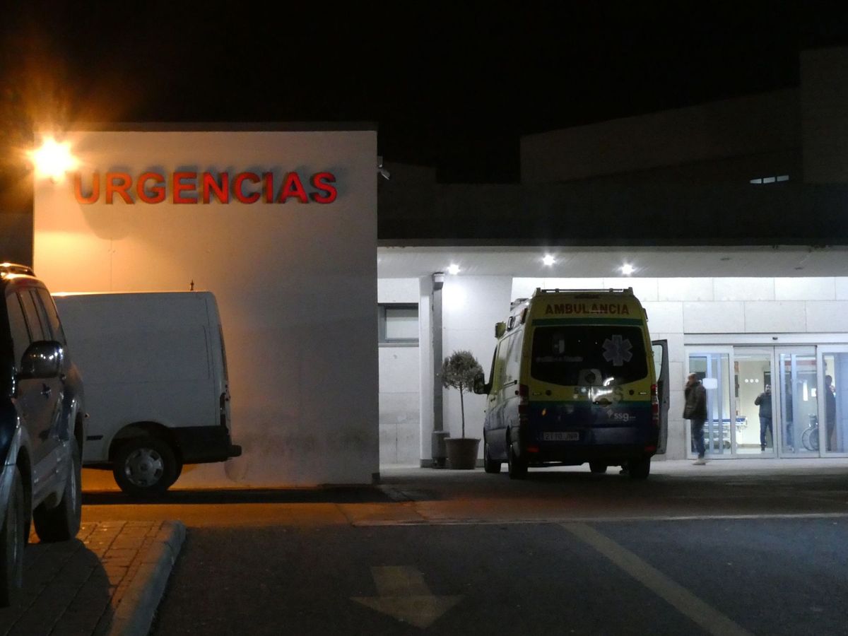 Foto: Entrada de Urgencias del Hospital de Ciudad Real. (EFE)