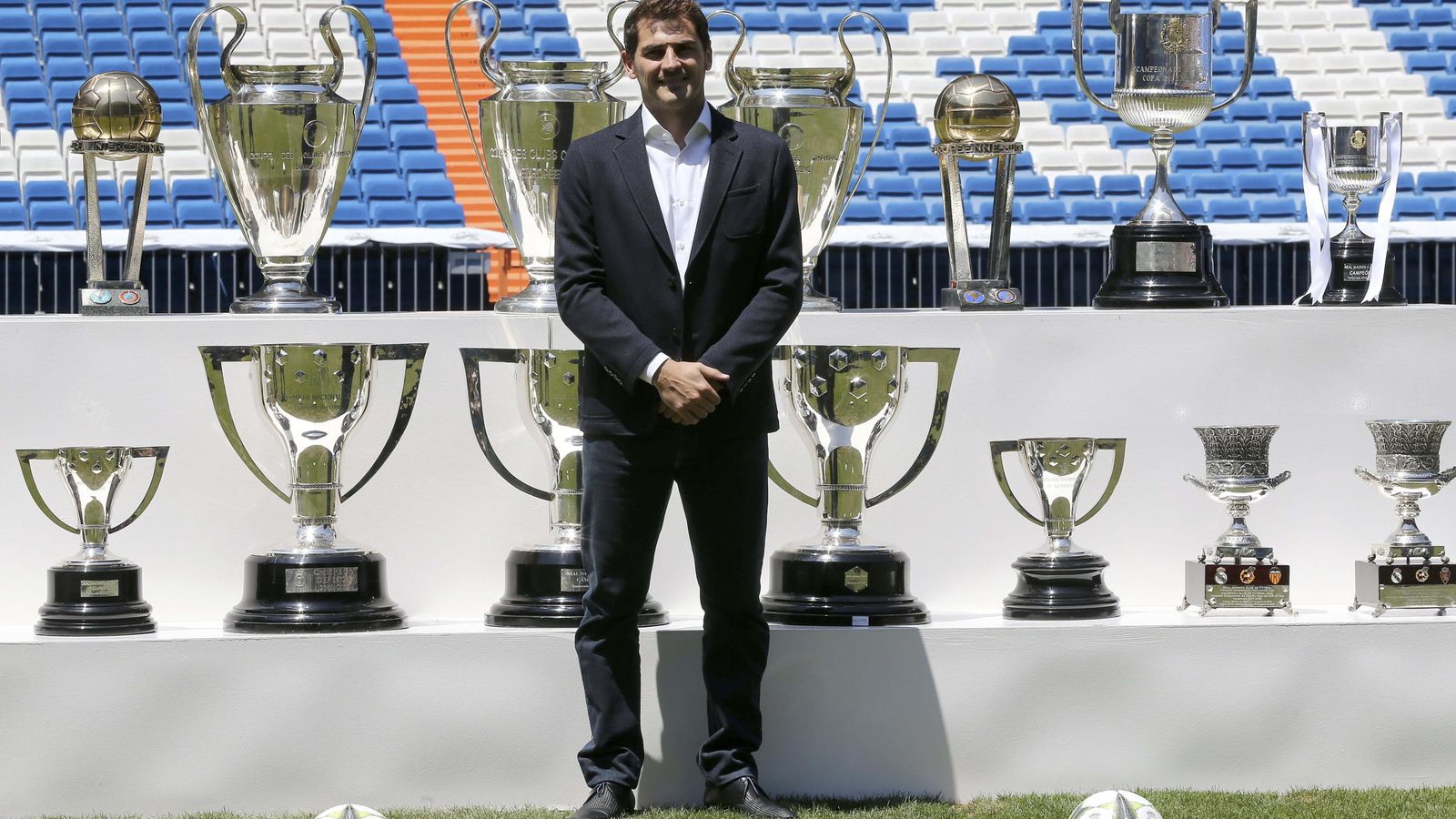 Foto: Casillas, con todos sus títulos ganados en el Real Madrid (Efe)