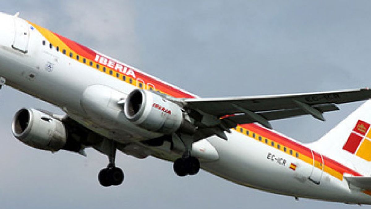 Iberia presenta un ERE para despedir a 98 personas en Valencia tras perder el 50% de actividad por el AVE