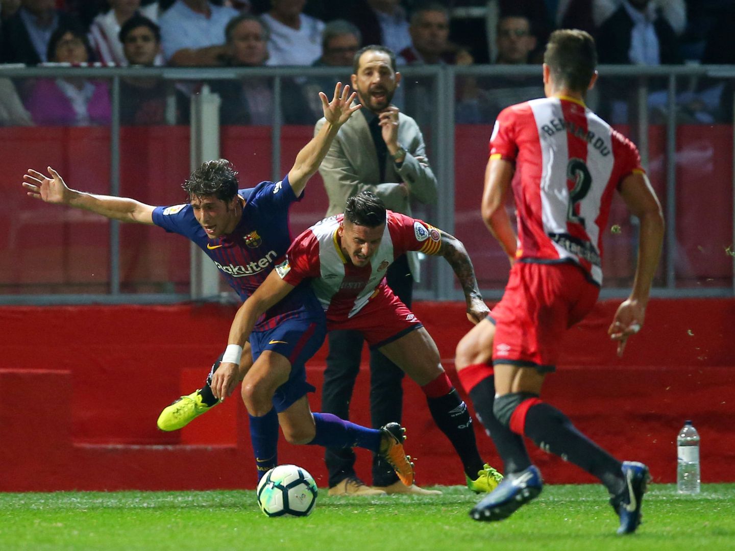 Pablo Machín durante el partido entre el Girona y el Barcelona. (EFE)