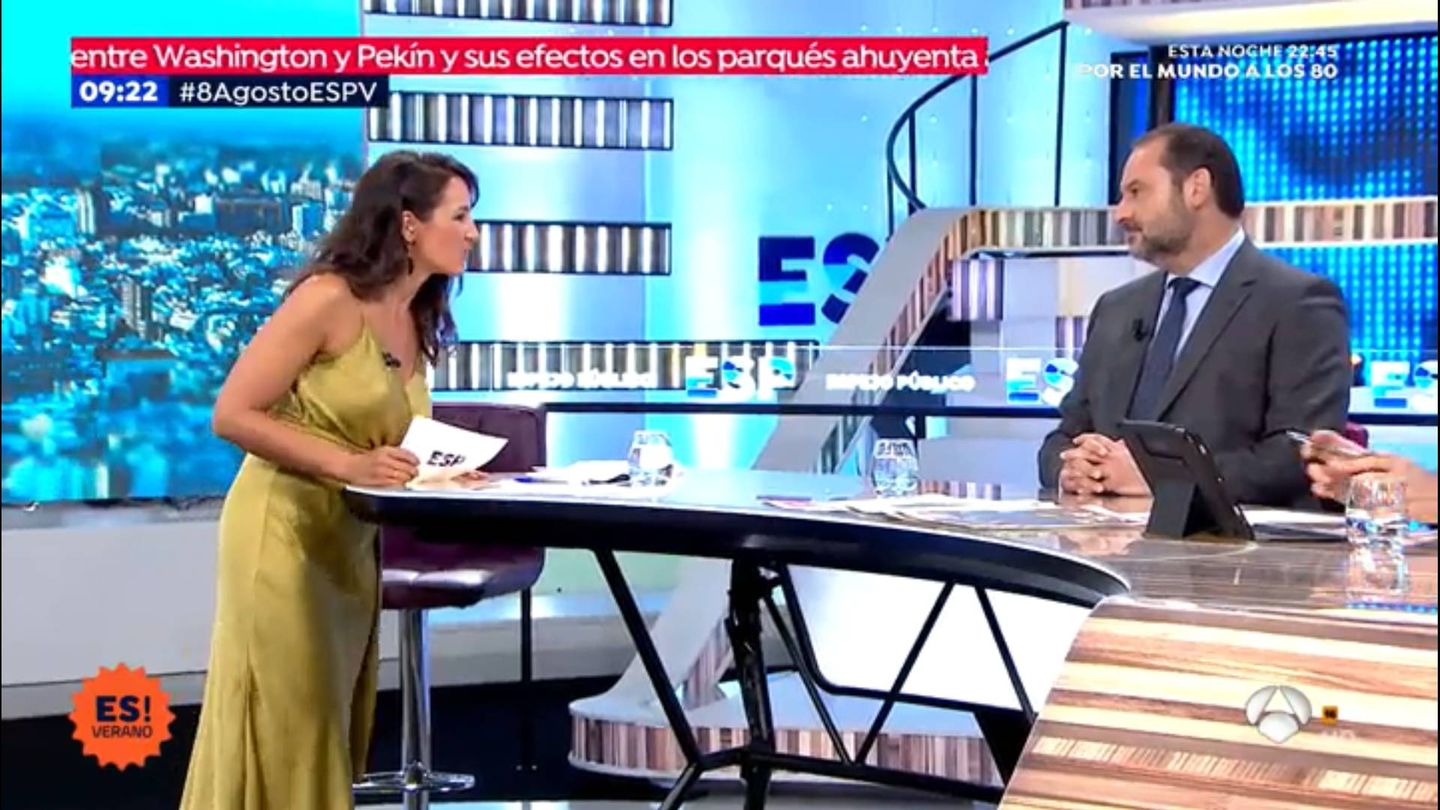Lorena García y José Luis Ábalos, en 'Espejo Público'. (Antena 3)