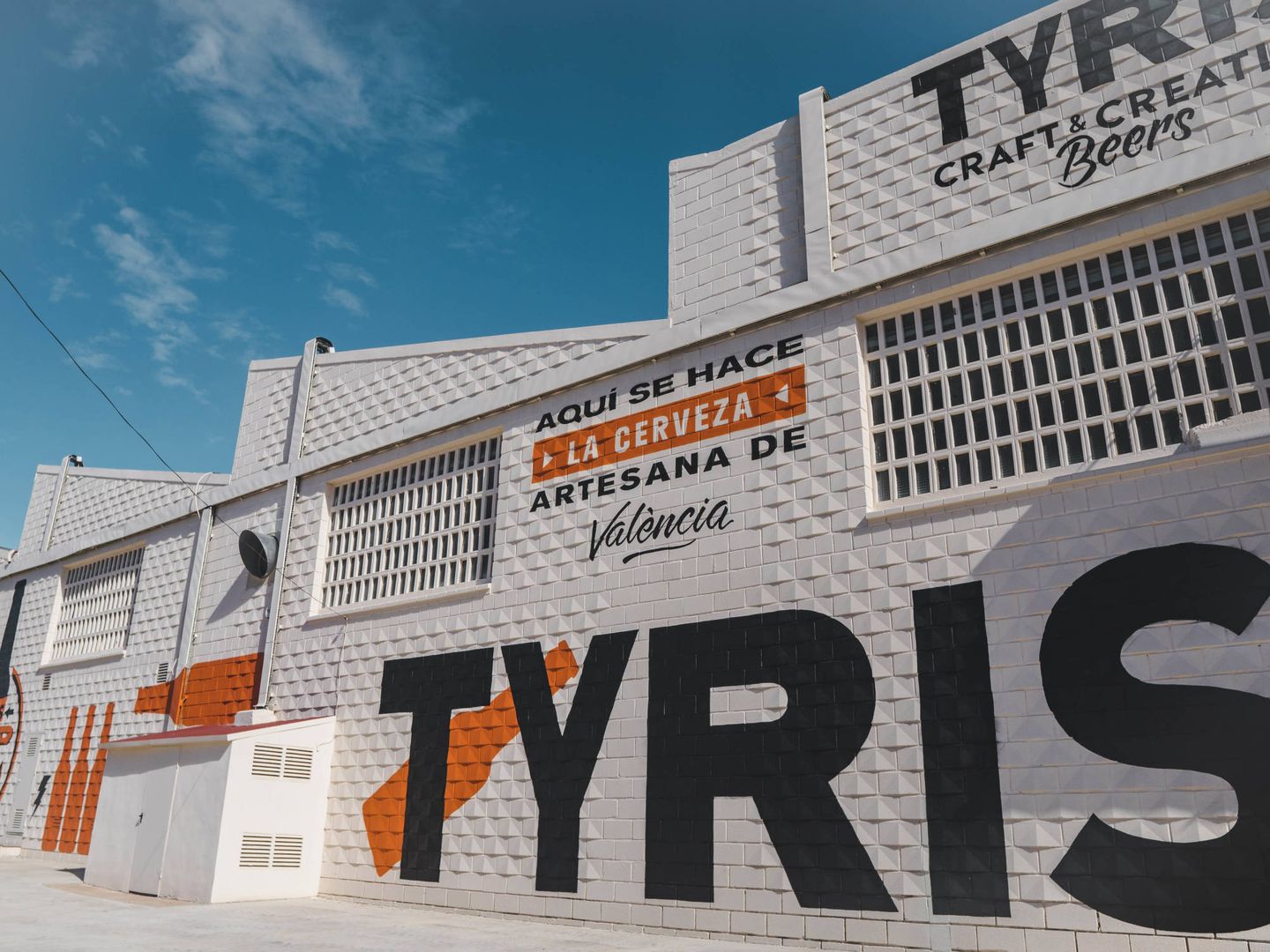 La nueva fábrica de la cervecera valenciana Tyris, propiedad del Grupo Zriser, de Pablo y Ana Serratosa.
