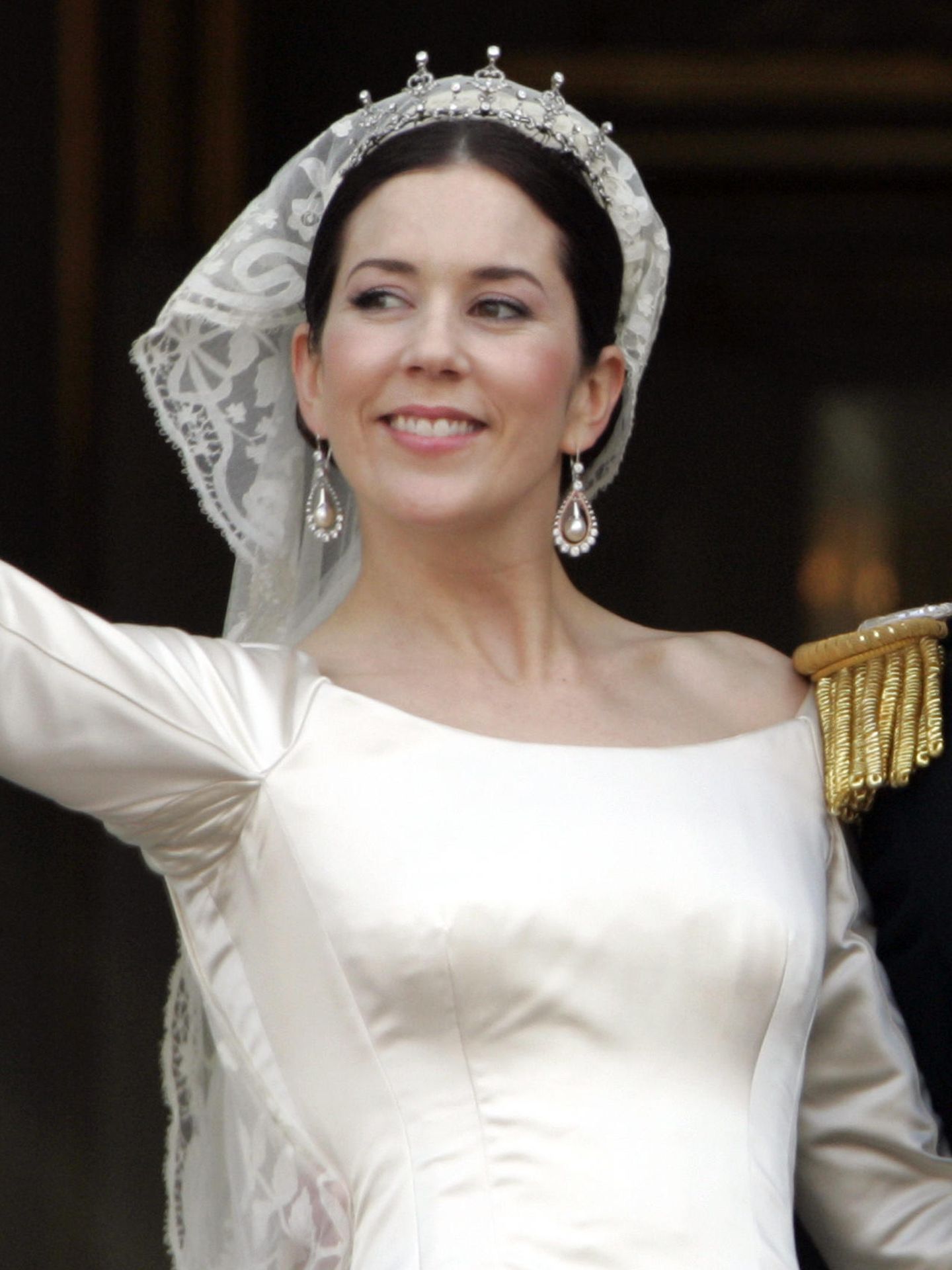 Mary Donaldson lució una tiara regalo personal de su suegra la reina Margarita de Dinamarca. (Reuters)