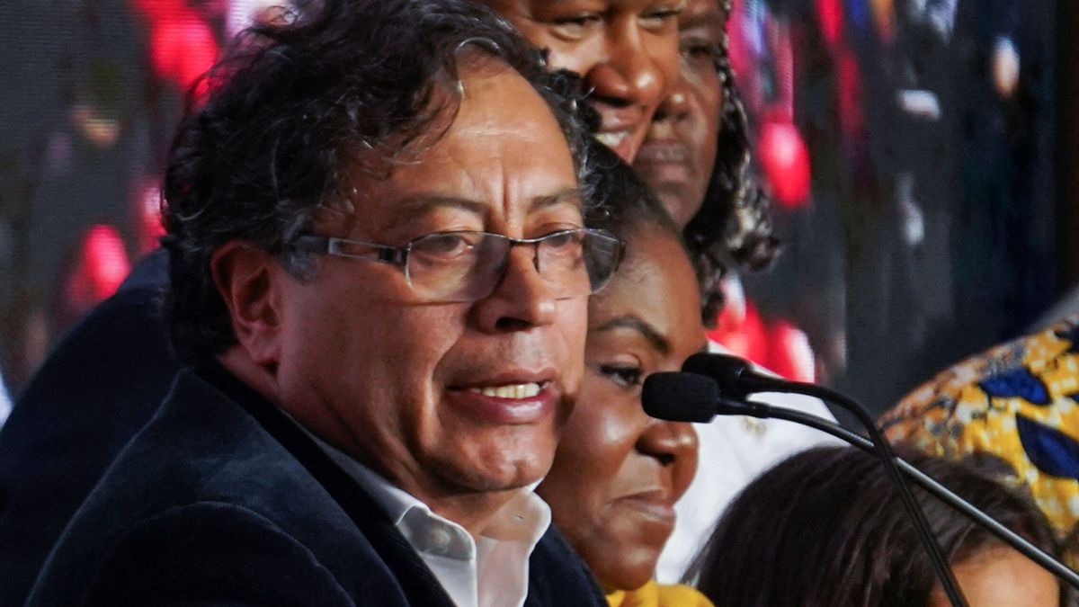 La Audiencia admite una denuncia contra el candidato colombiano Petro por "secuestro"