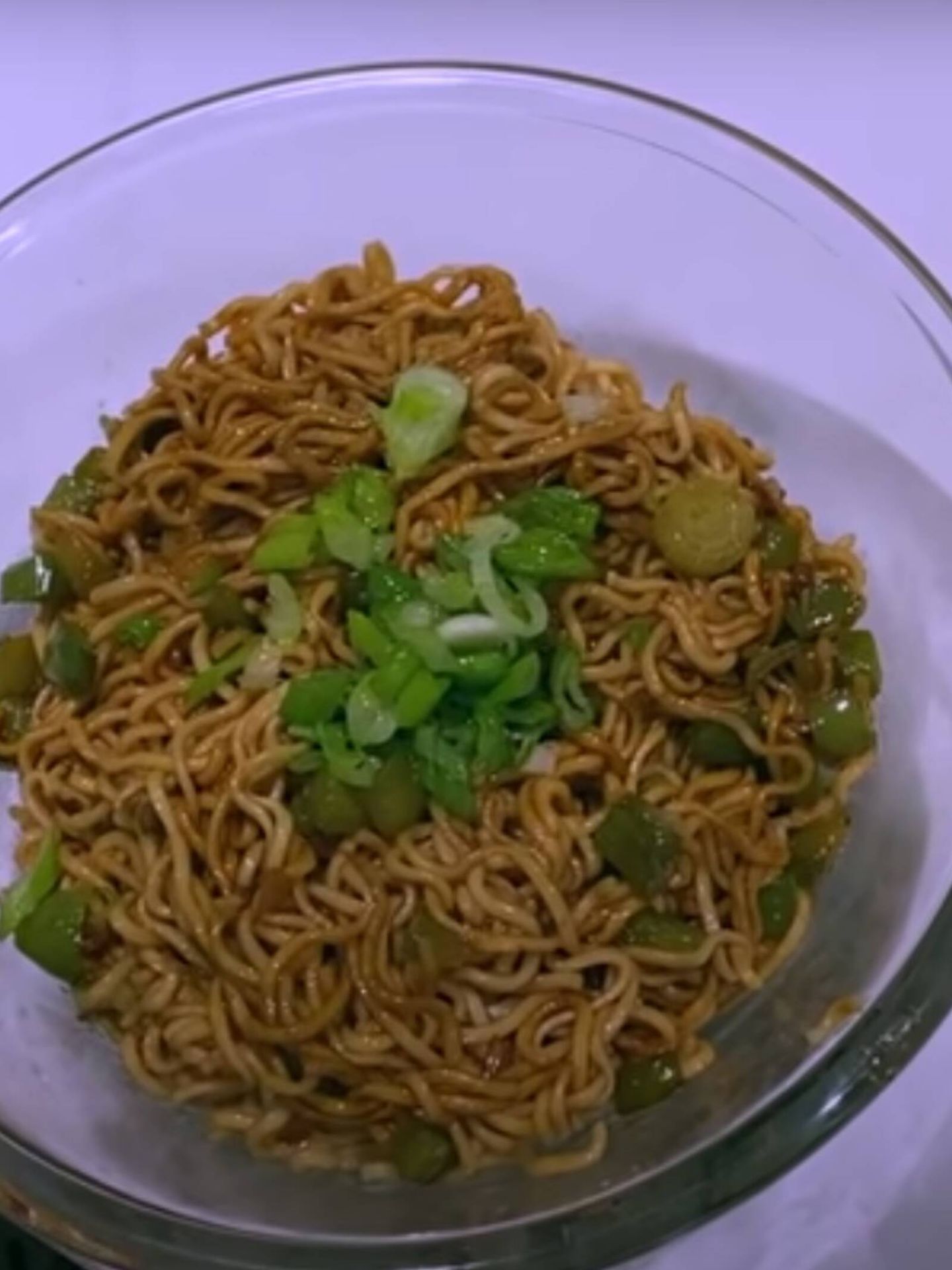 La receta de noodles que Paula Gonu ha compartido en su canal de YouTube. (Cortesía)