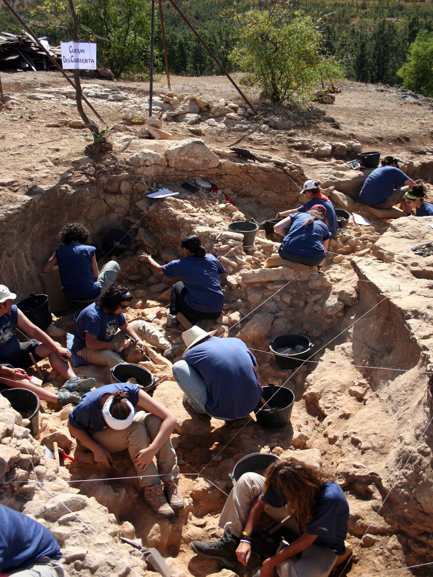 Una imagen de los trabajos de excavación en Cueva Des-Cubierta. (Comunidad de Madrid)