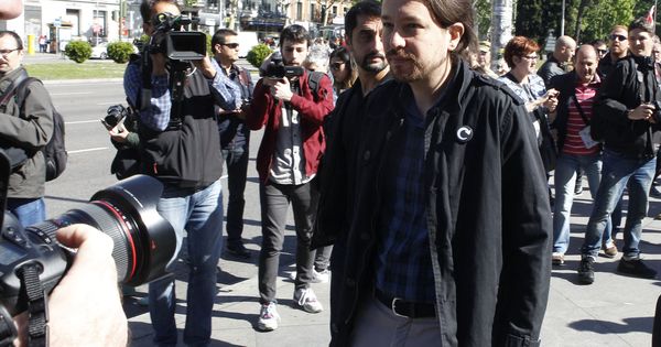 Foto: El secretario general de Podemos, Pablo Iglesias, a su llegada a una concentración de trabajadores. (EFE)