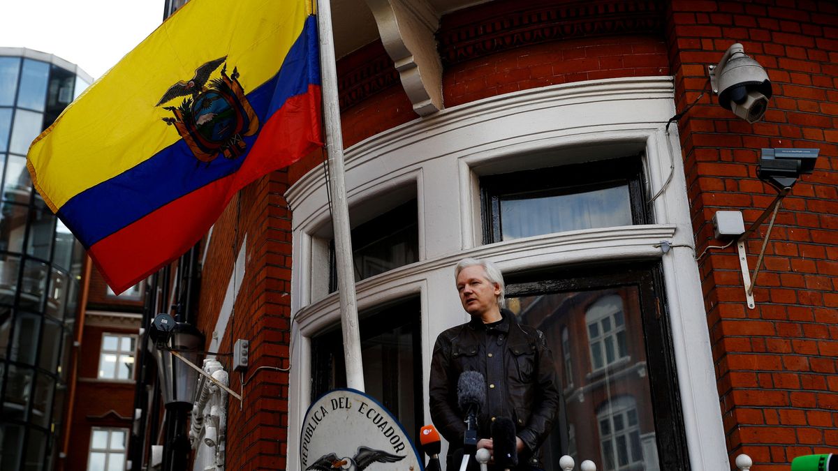 Assange denuncia a Ecuador por violar sus "derechos y libertades fundamentales"
