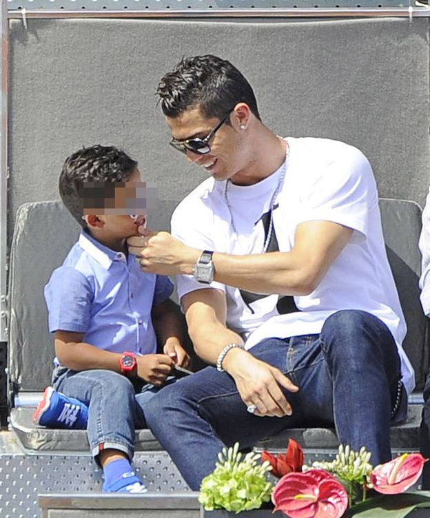 Foto: Cristiano Ronaldo con su hijo (Gtres)