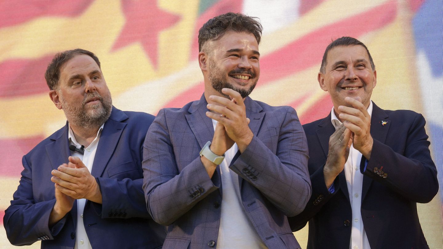 Junqueras, Rufián y Otegi, en un acto electoral en Barcelona. (EFE/Quique García)