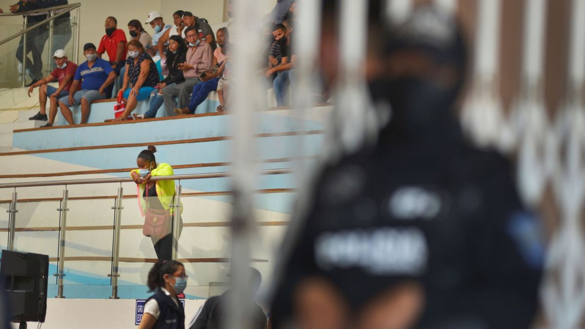 Ecuador militariza la prisión de Guayaquil con más de 900 agentes tras la masacre de presos
