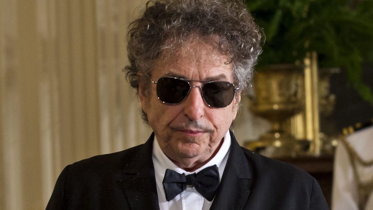 Bob Dylan da la espantada: no recogerá el Nobel porque tiene "otros compromisos" 