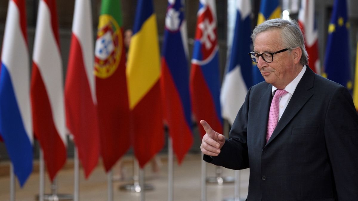Una revuelta de los populares contra Merkel complica la sucesión de Juncker