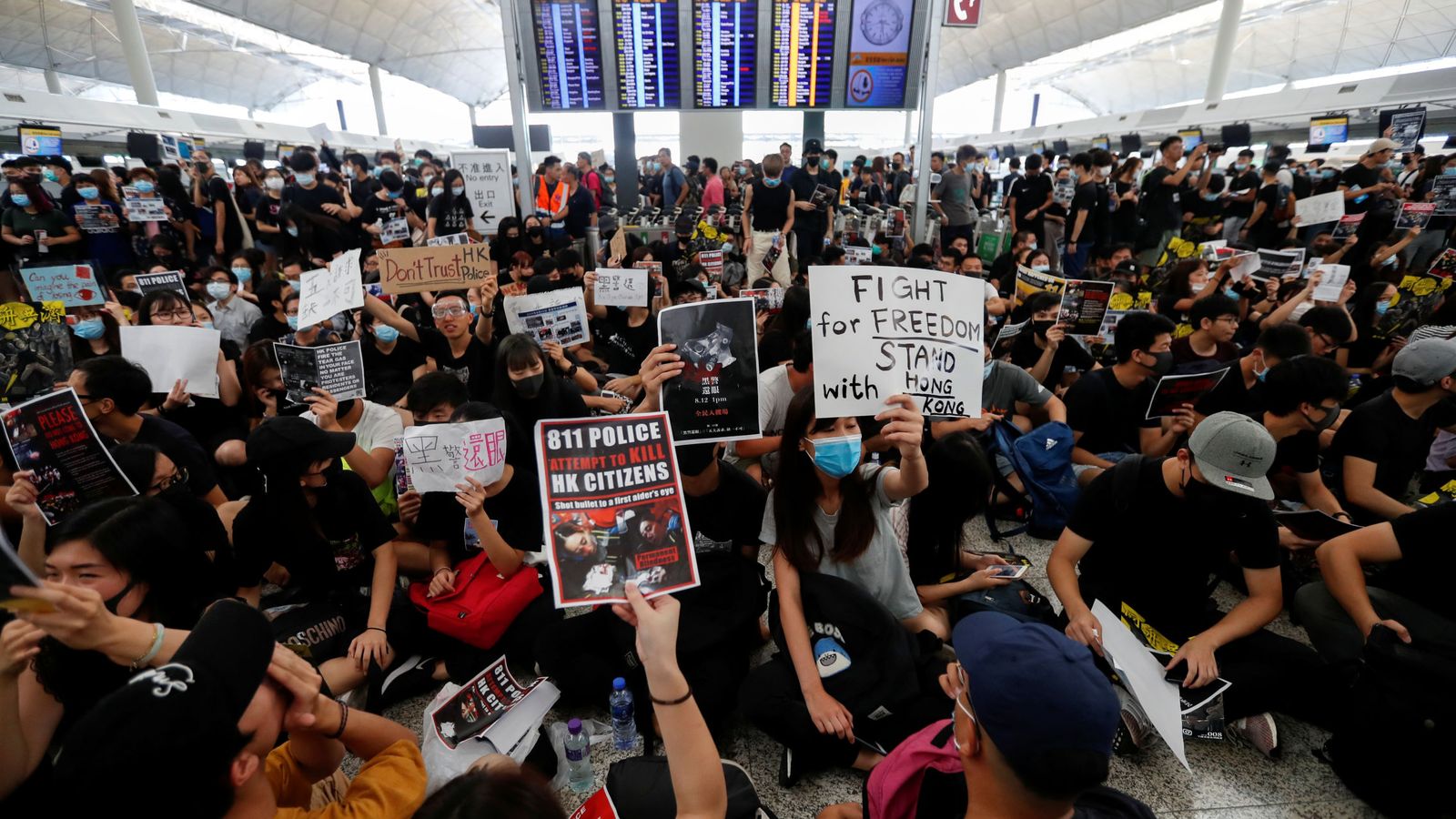 Foto: Protestas en el aeropuerto de Hong Kong el 12 de agosto. (Reuters)
