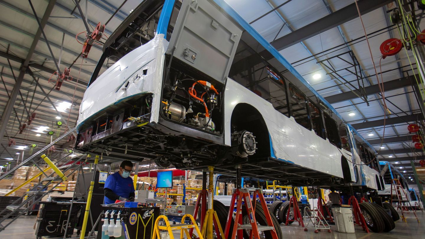 Fabrica de autobuses eléctricos BYD. (Reuters) 